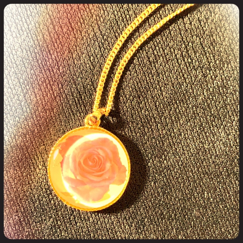 Necklace with Flower pendent